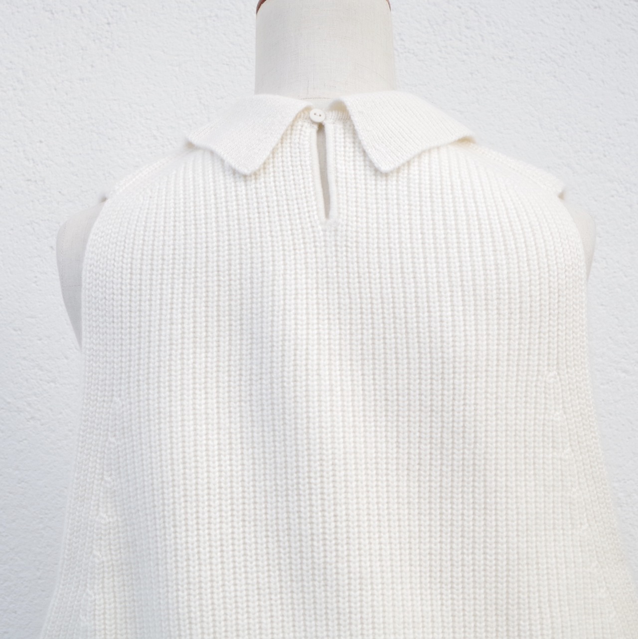 MAISON CARRÉE CASHMERE VEST "IVORY"