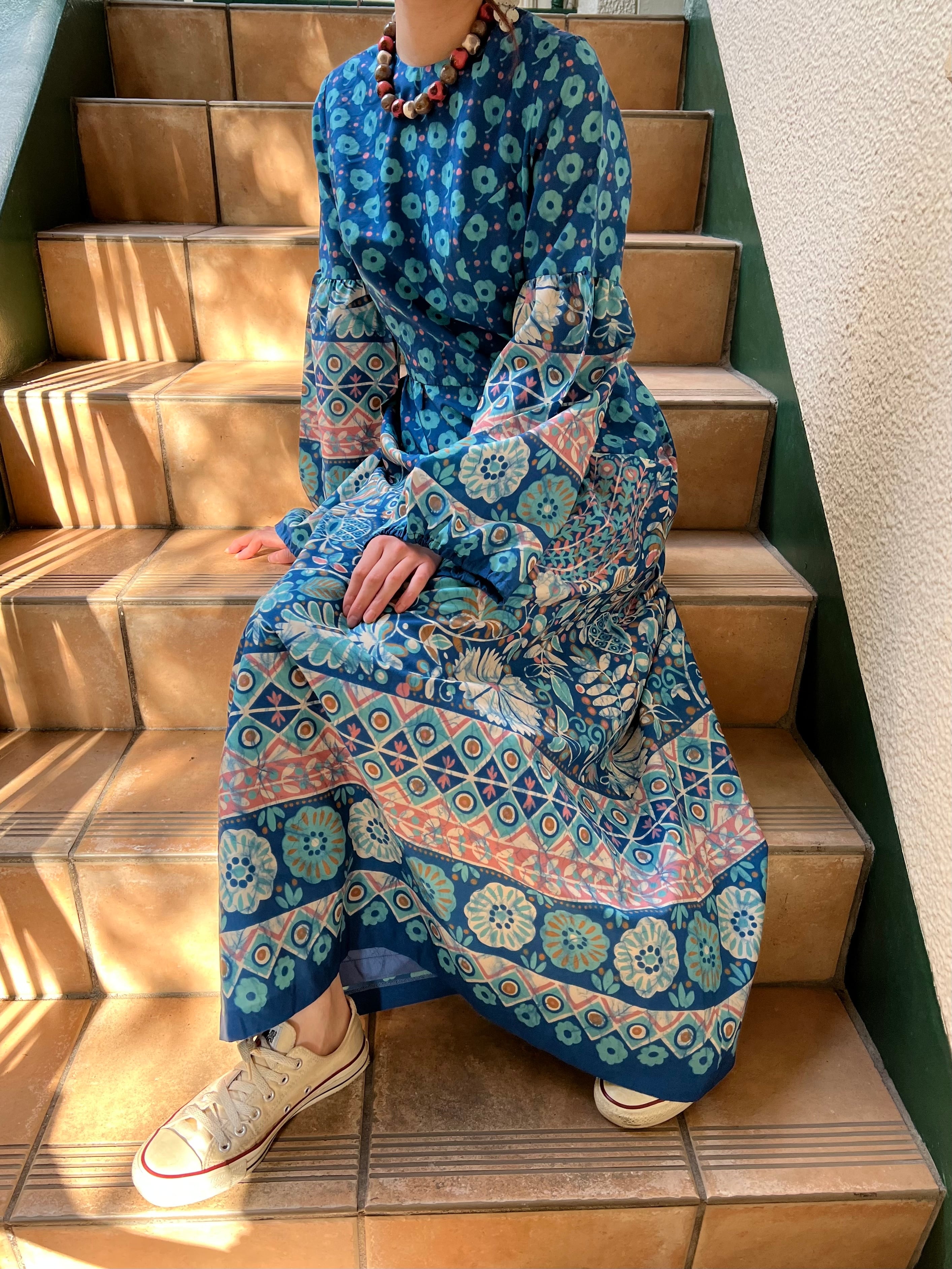 70s blue × peacock × floral long dress ( ヴィンテージ ブルー × 花 ...