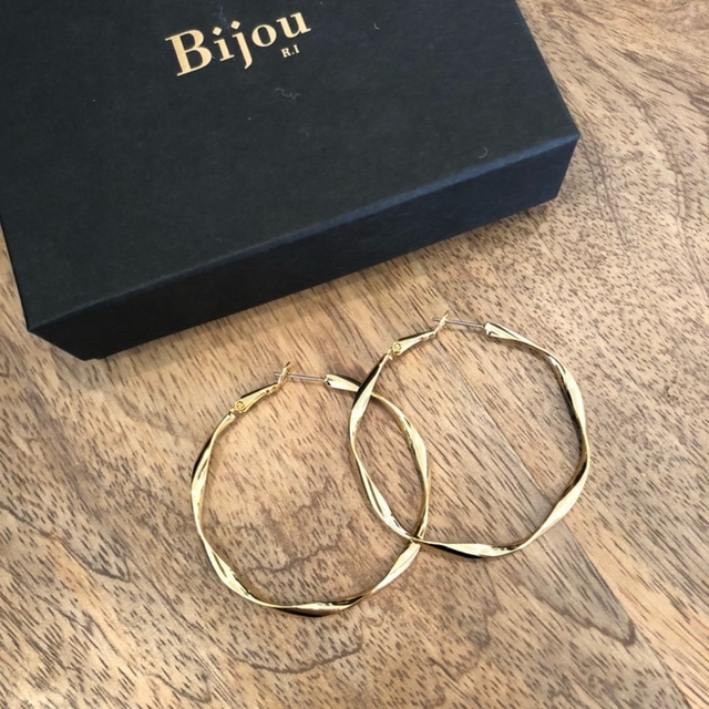 Bijou R.I-Twist Hoop Pierce