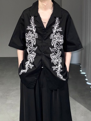 flower embroidery open collar shirt / black × white