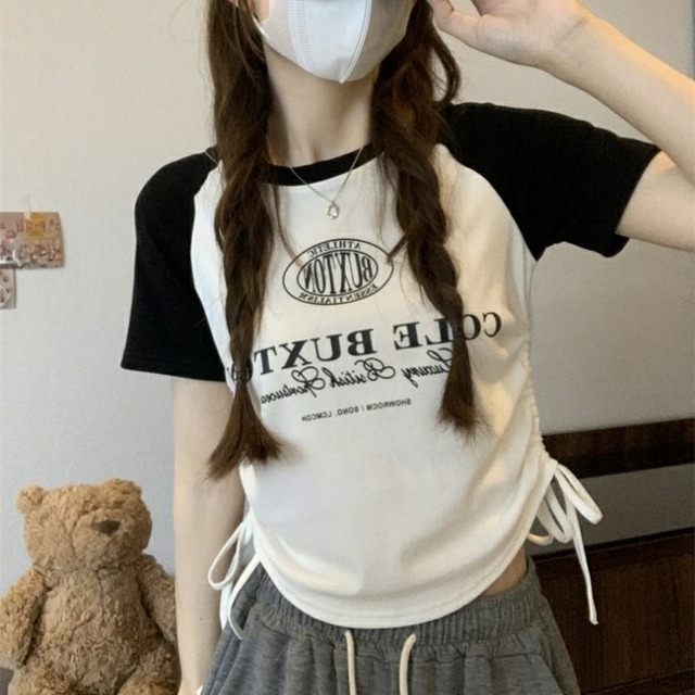 トップス Tシャツ カットソー 袖あり 半袖 細身 タイト ラグラン クルーネック ロゴ アメカジ レタリング ドローストリング プリント 伸縮性 きれいめ シンプル カジュアル クラシカル 大人 おしゃれ お洒落 大人可愛い 大人女子 こなれ感  無地 春 夏 10代 20代 30代 40代 レディース 女性用 オフィス OL 通勤 学生 通学 デート お出かけ お泊まり 休日 アウトドア 旅行 着回し 普段使い S M L XL ブラック ホワイト ベージュ アプリコット