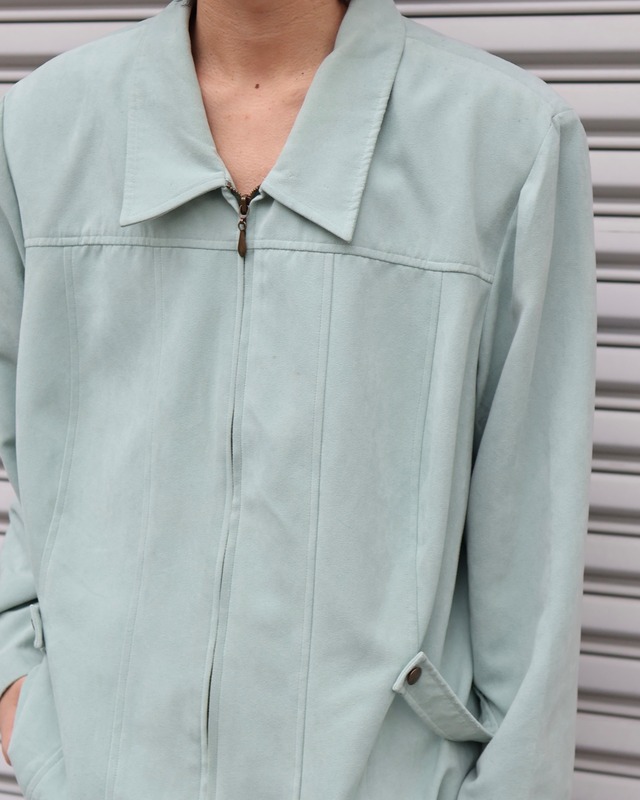 Coloring detail zip blouson