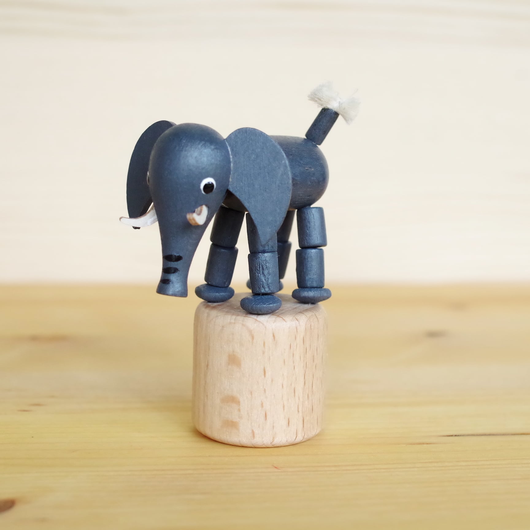 オモチャの象さん　額付き オモチャの象さん 額付き