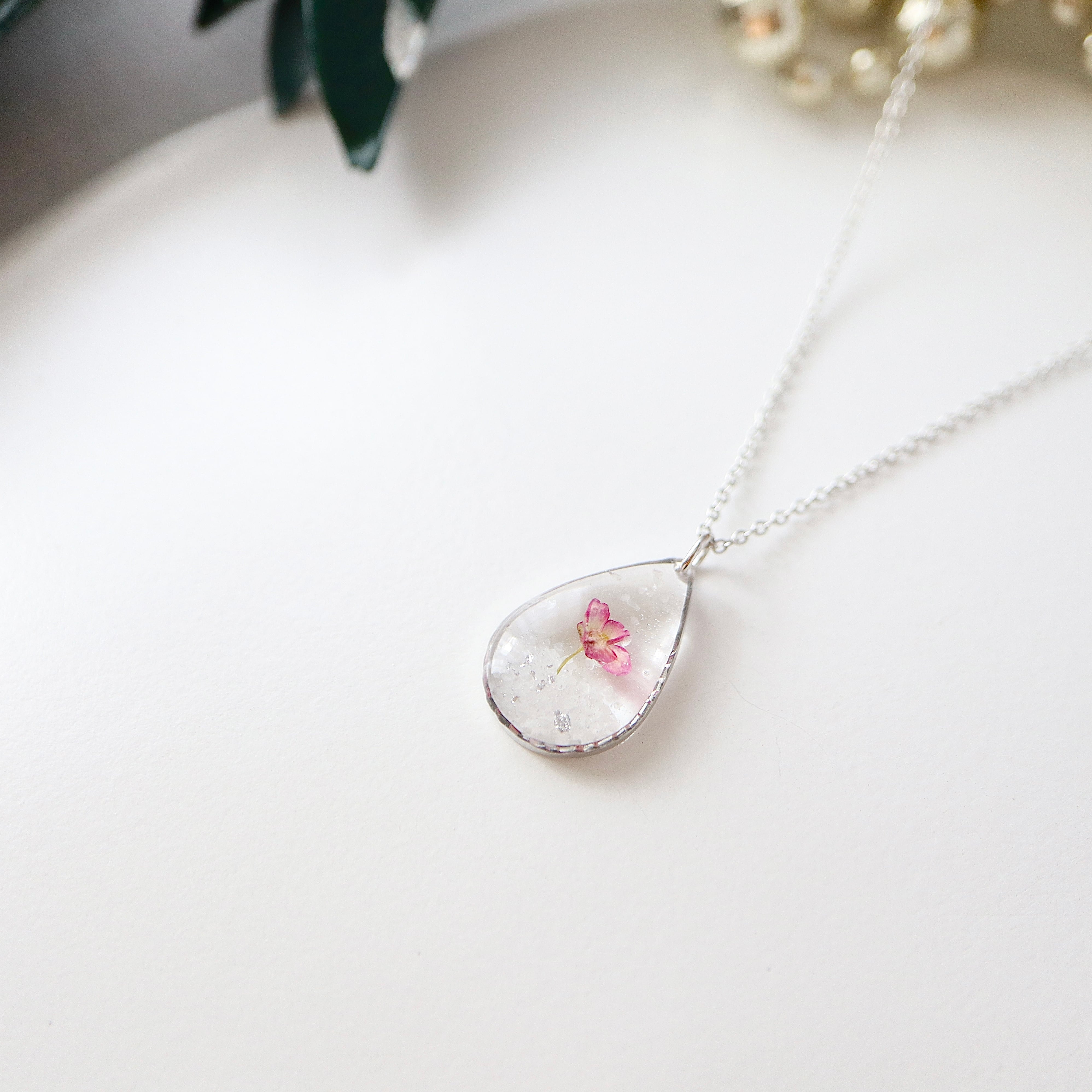 【ﾈｯｸﾚｽ】 雪の中に咲く一輪の花＊雫