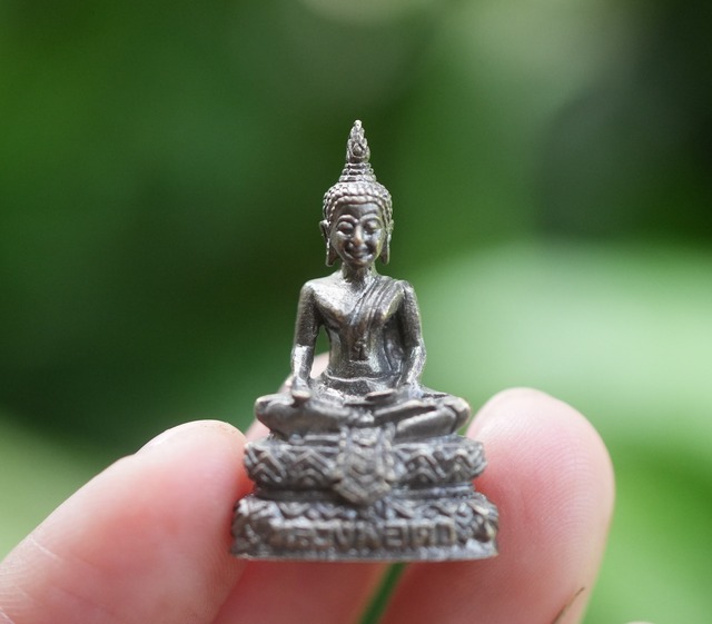 仏陀様・タイ国 置物 お守り アミュレット★ 2204