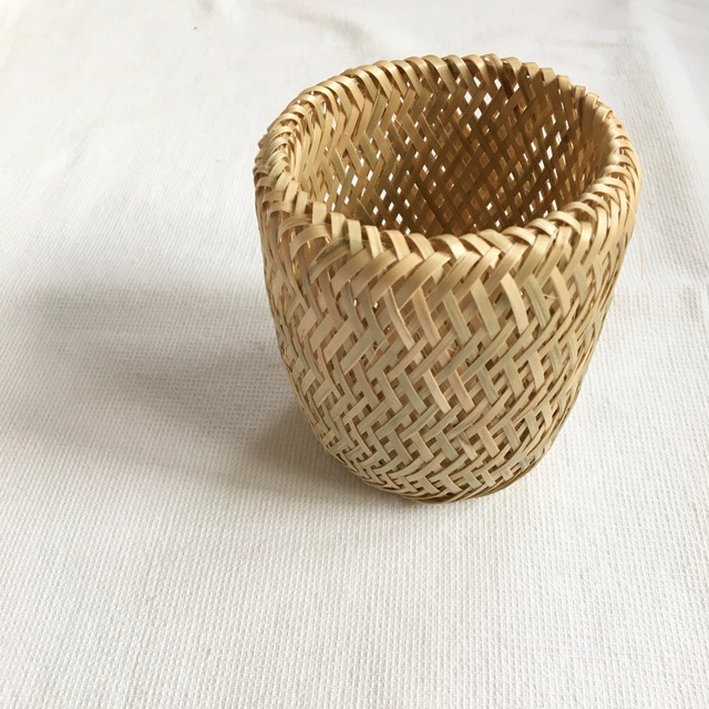 Taiwan bamboo cylindrical basket "M"