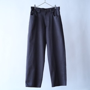 good silhouette gray color pants