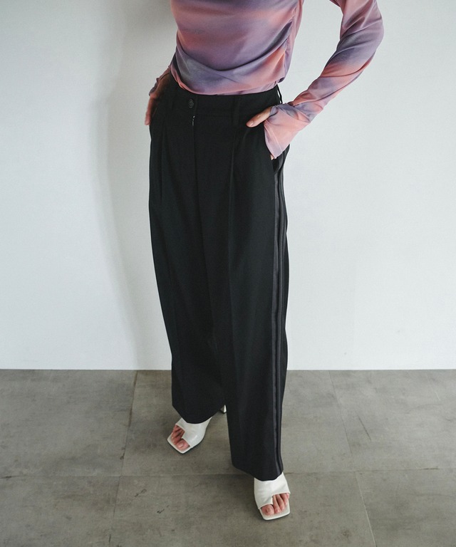 COLOR PATTERN TUCK PANTS (BLACK)