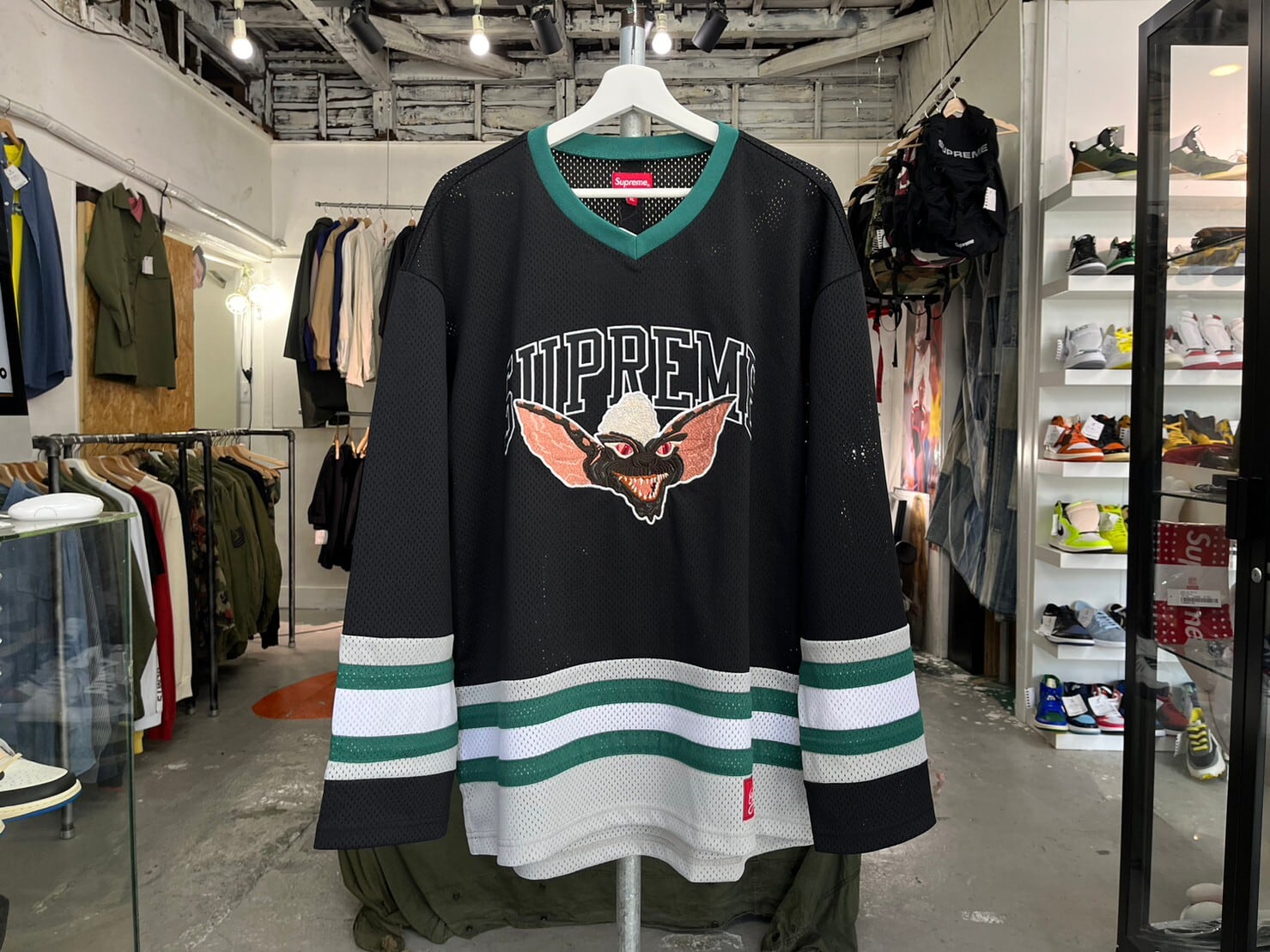 Supreme Gremlins Hockey Jersey【即完売品】