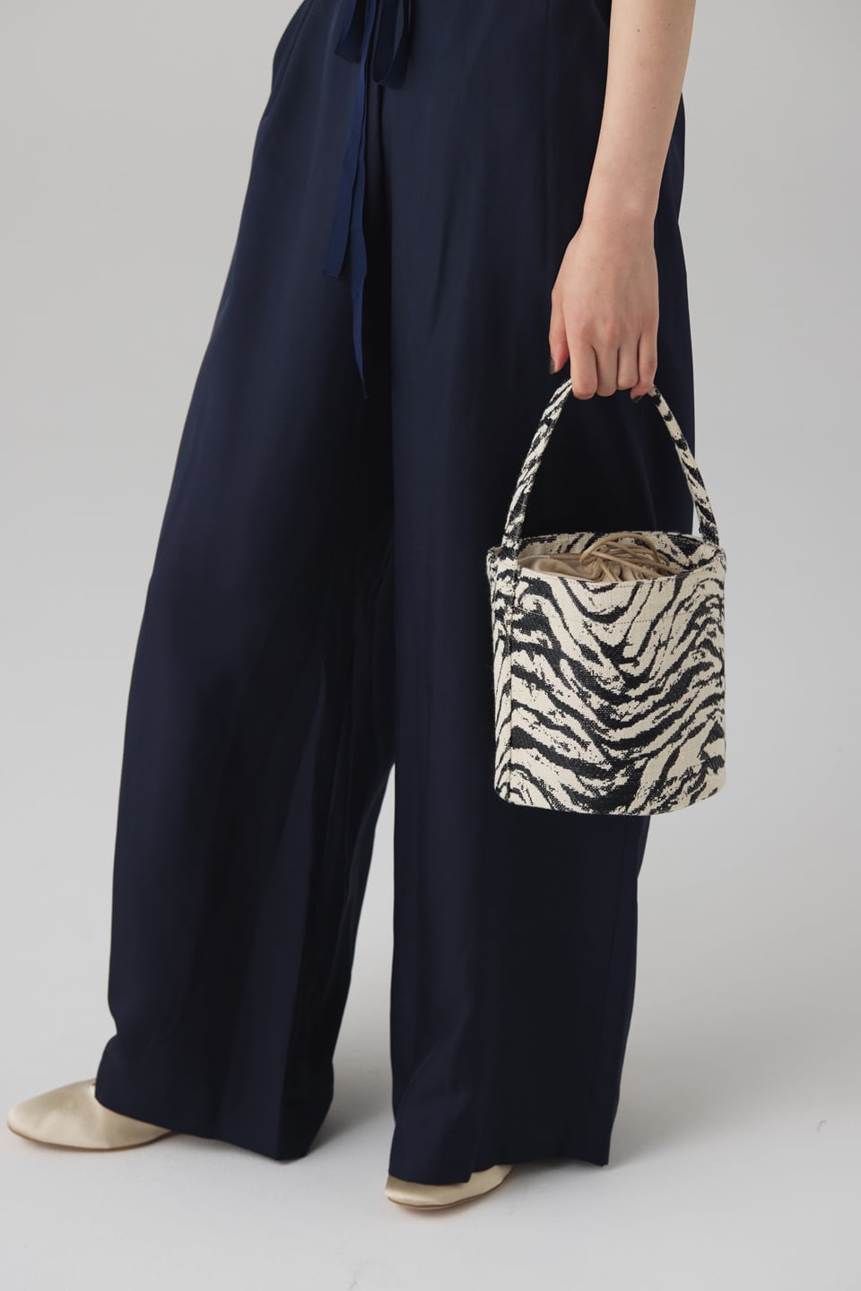 ZEBRA BUCKET BAG 25FW48 | saqui (store)