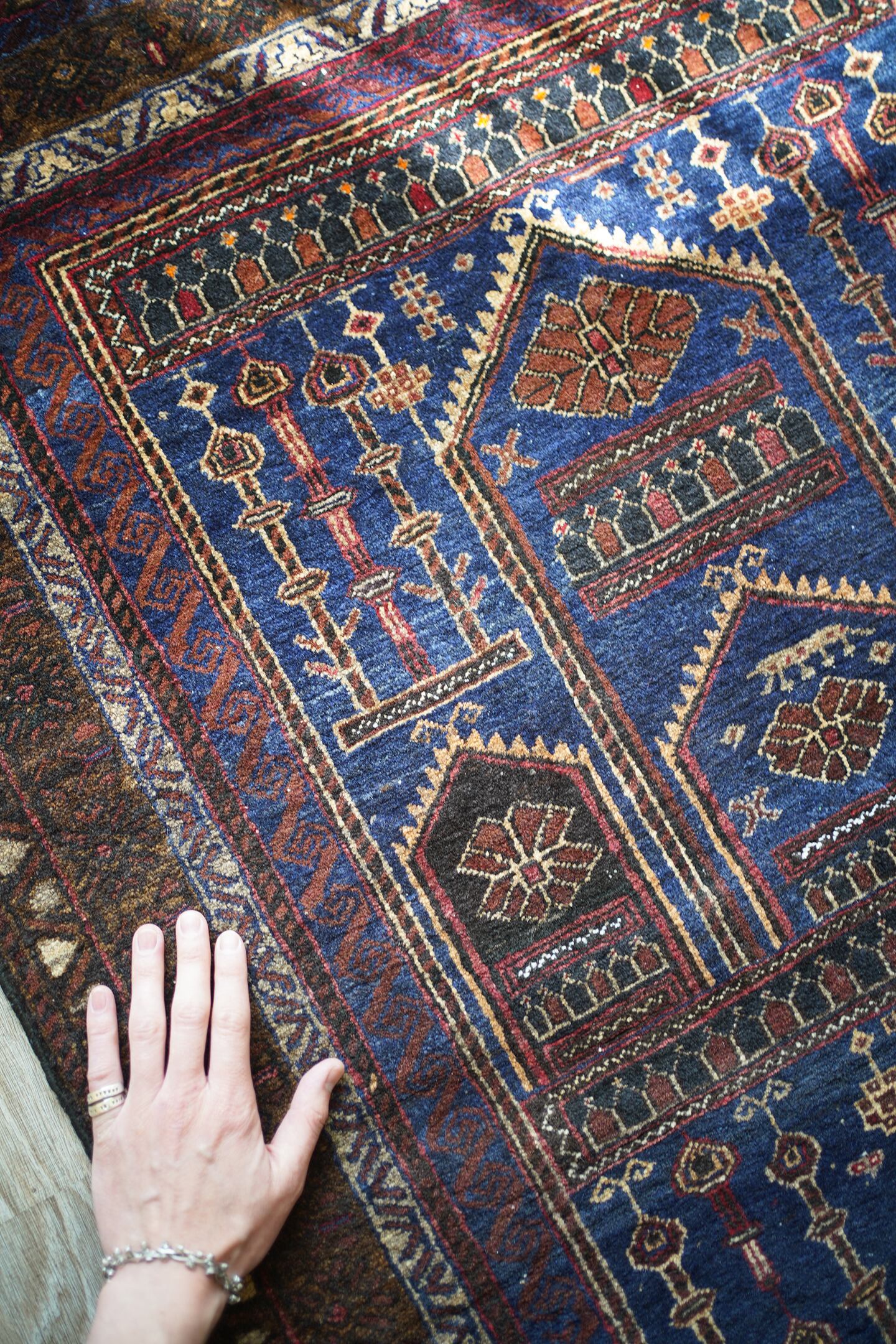 225】Vintage Afghan Baluch rug 1960's | ヴィンテージラグ専門店