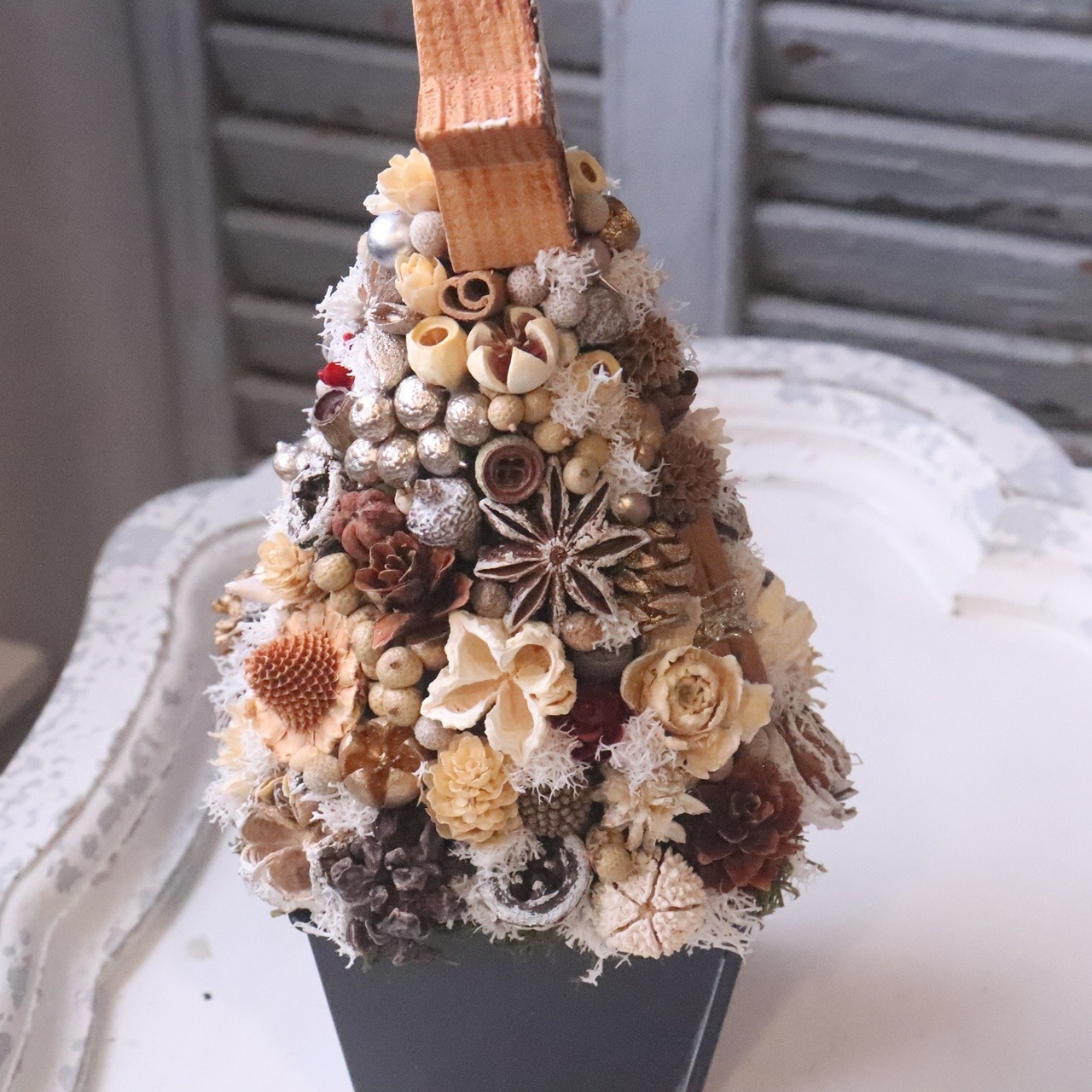木の実ツリーL　1点もの｜木の実の小さなクリスマス飾り　木の実いっぱい　冬のナチュラルインテリア　プレゼント　推し活におすすめ　