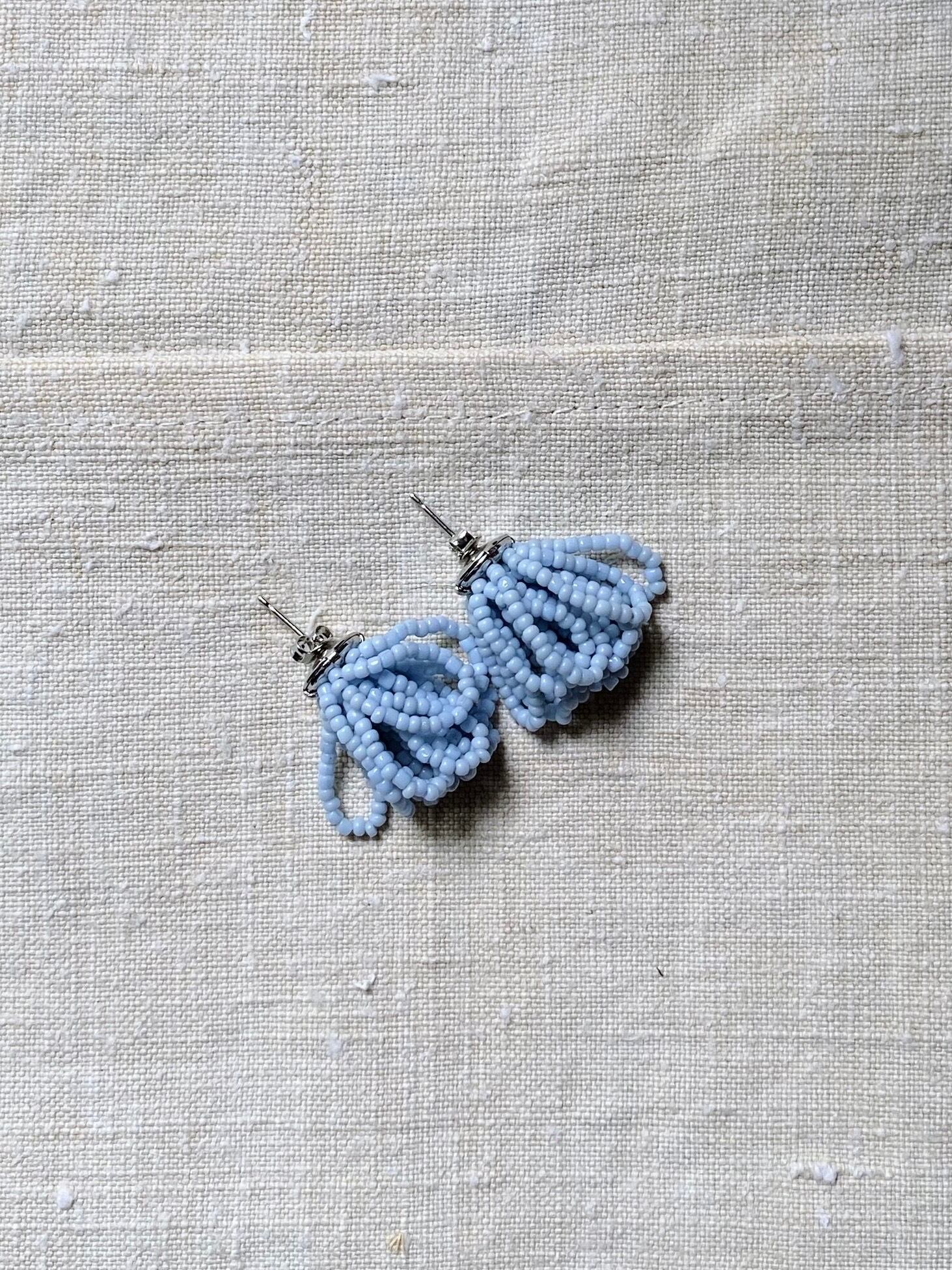 Smoky blue gray pierce