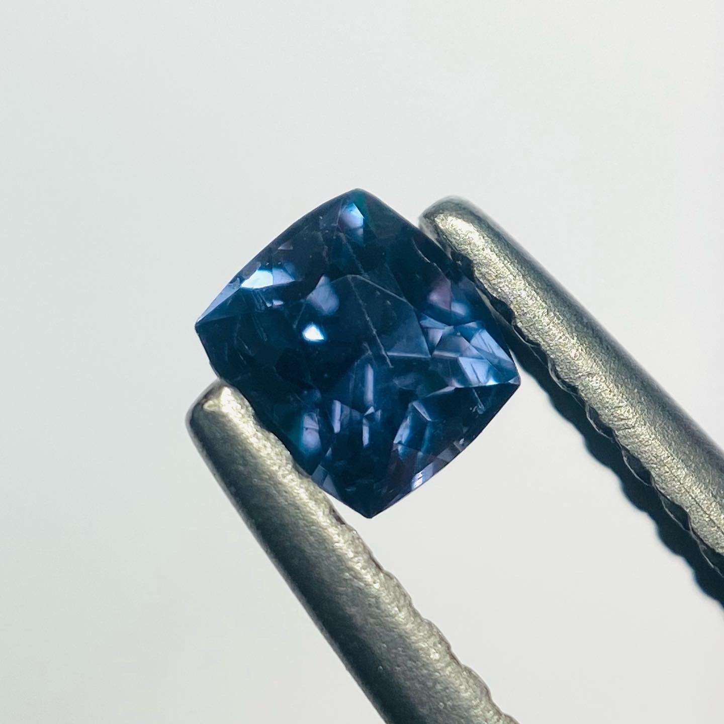 ミステリアスな3変幻　ベキリーブルーガーネット