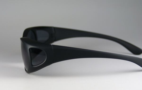 眼鏡の上からかけられる偏光カバーグラス7165
