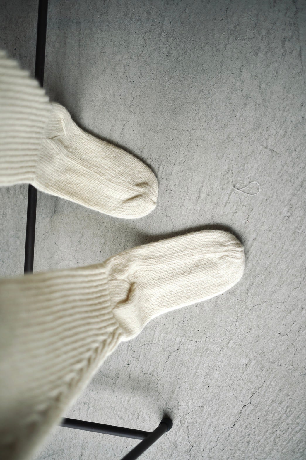 FUMIKA_UCHIDA / SHETLAND RIB STITCH TIGHT-HIGH SOCKS ( IVORY ,TOP