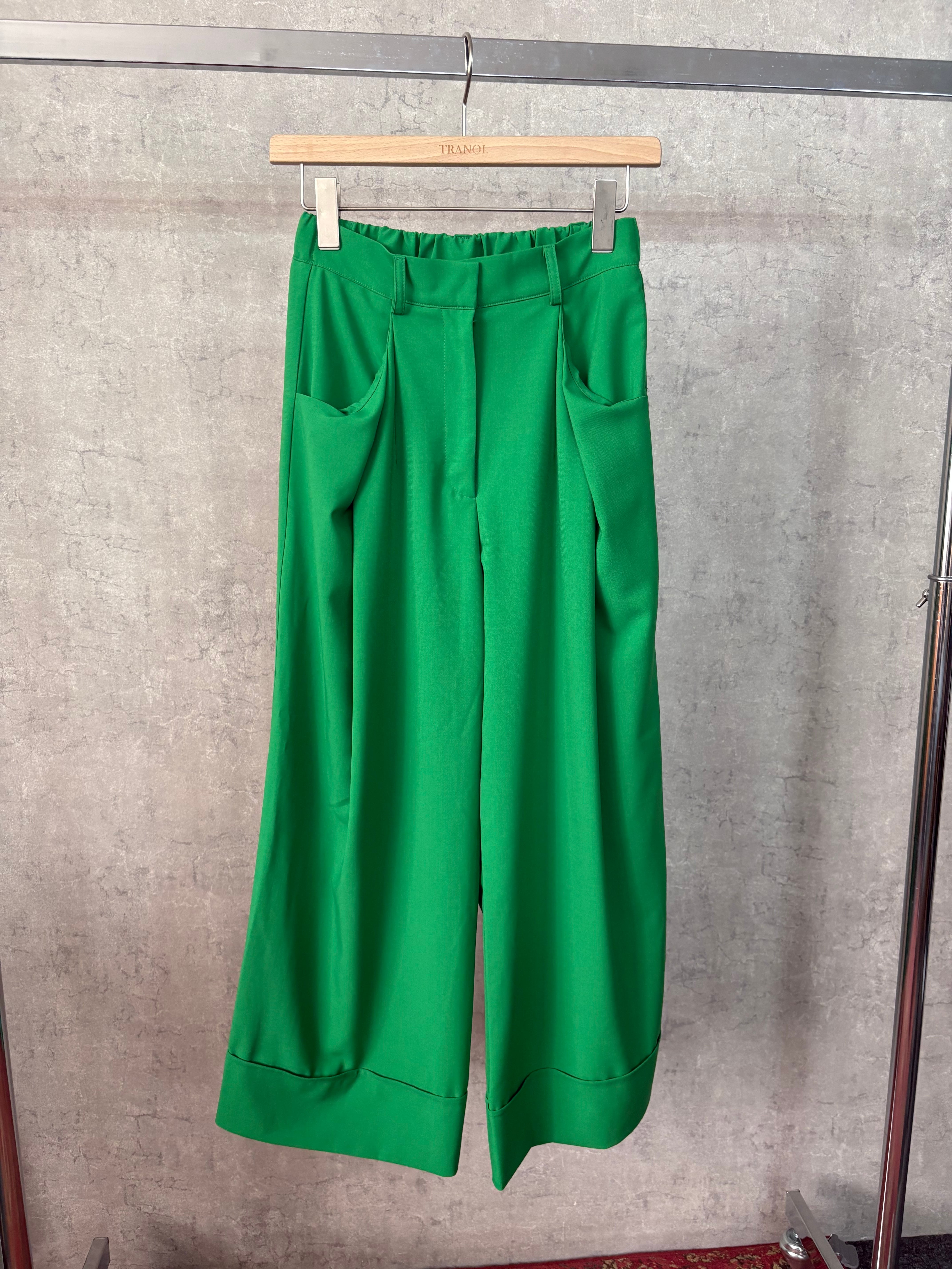 カラータックワイドパンツ 211J508 | TRANOI.offical STORE