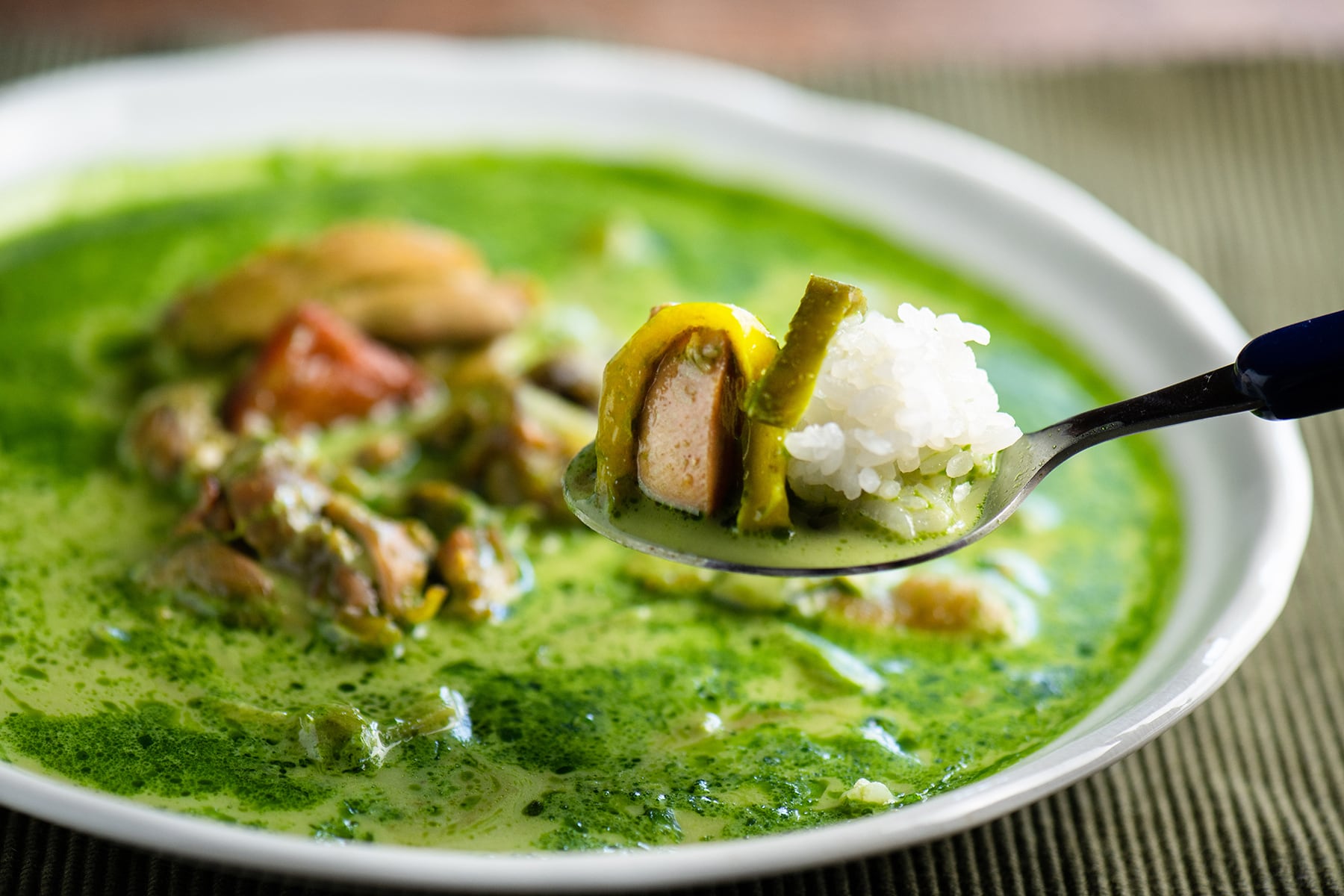 サジットさんのお茶カレー(3個セット)｜本山製茶(株) | すろーかるMarket