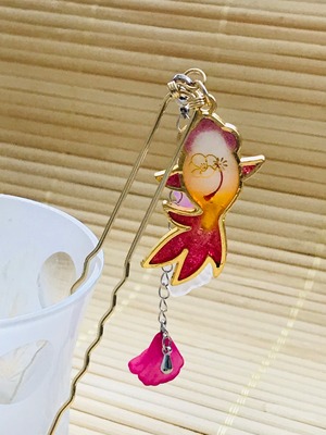 小花と金魚のかんざし（紅い）　レジンアクセサリー