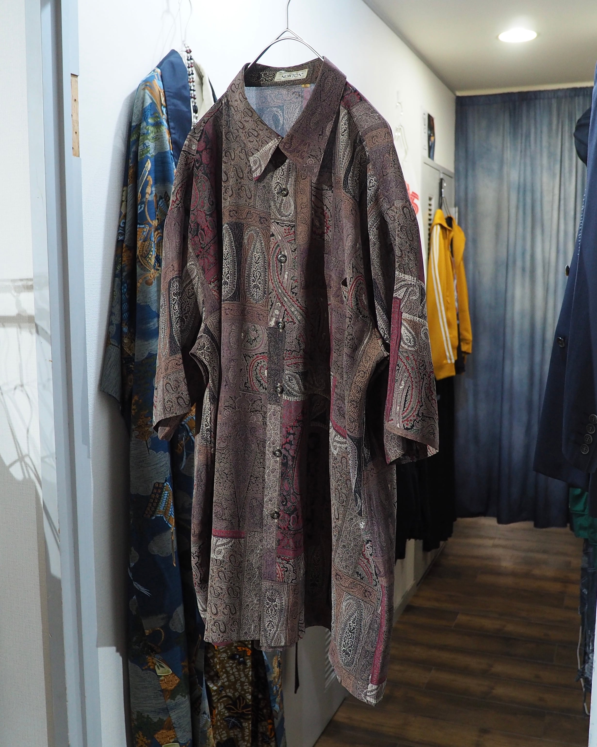 1990s Beautiful Classic Paisley pattern vintage loose SS shirt