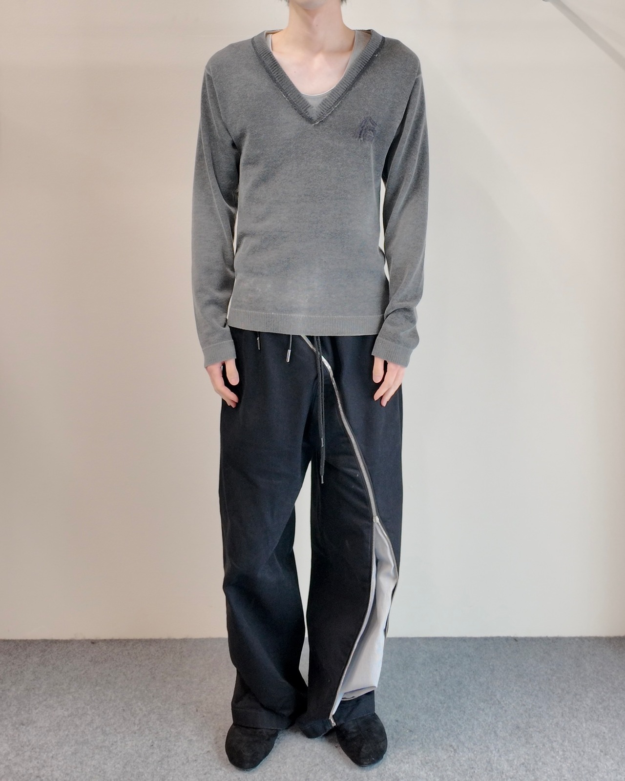 【John Galliano】lace detail faded v-neck knit
