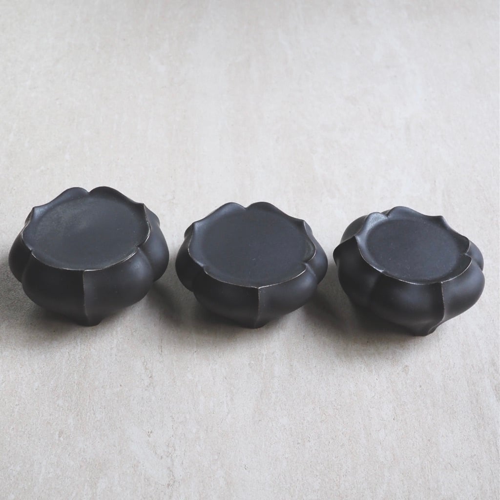 東 一仁/黒綾花 茶器 蓋置(三つ足台皿)