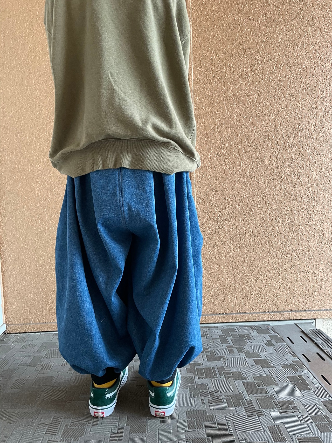 UNFINISHEDカボチャロングパンツデニム1