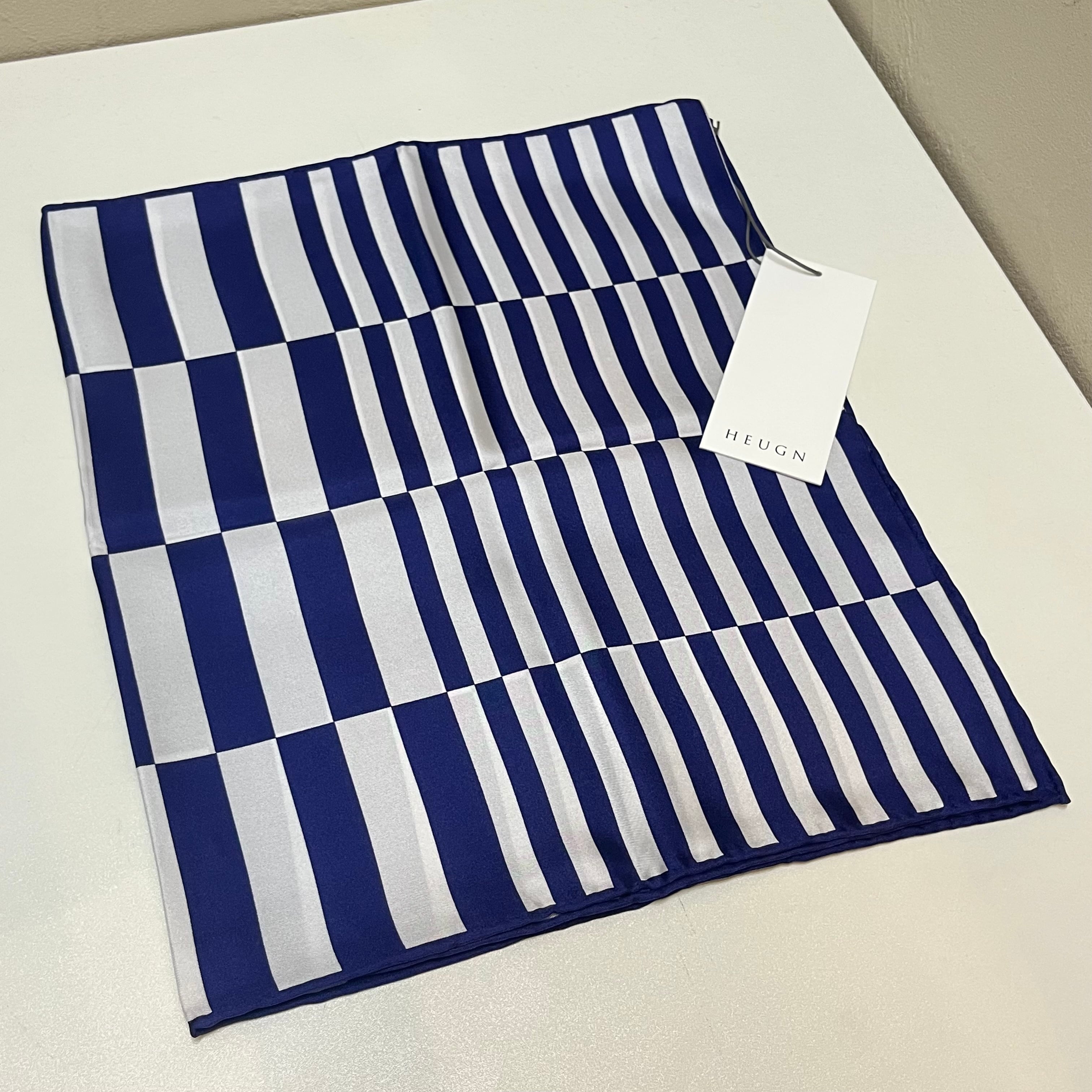 HEUGN ユーゲン シルクスカーフ ネイビー×ホワイト SCARF003【代官山07 