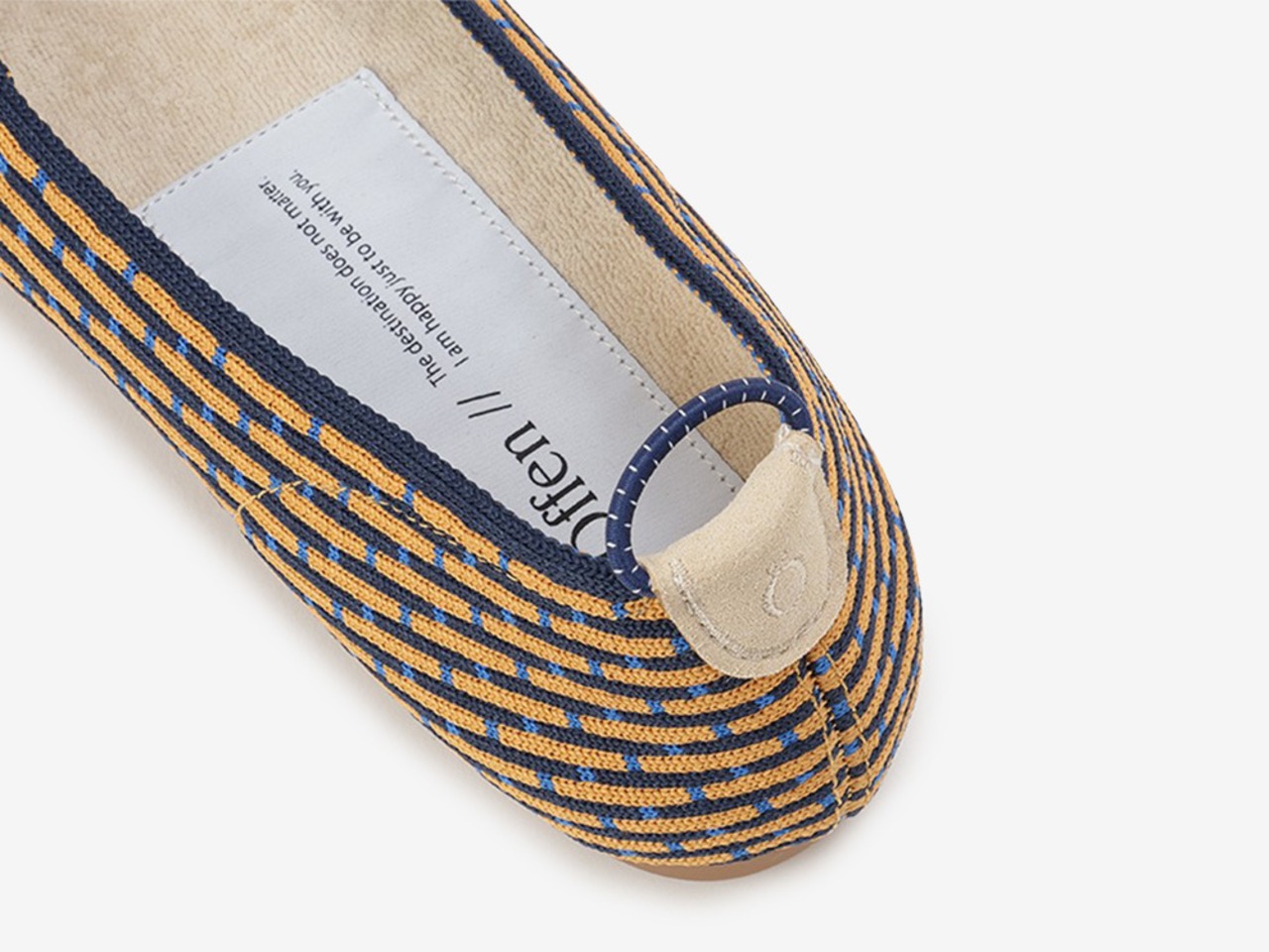 pointed-TILE / NAVY & CAMEL