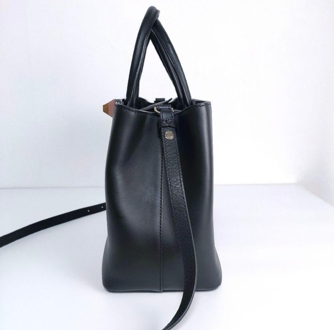 美品】 FENDI フェンディ プチトゥージュール スタッズ ショルダー 