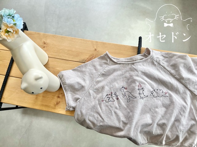 【anggo】だいなそーTシャツ 80〜120cm グレー 230509