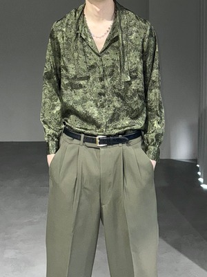 satin bowtie flower shirt / khaki