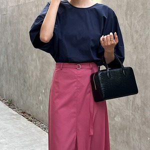 パフスリーブブラウス