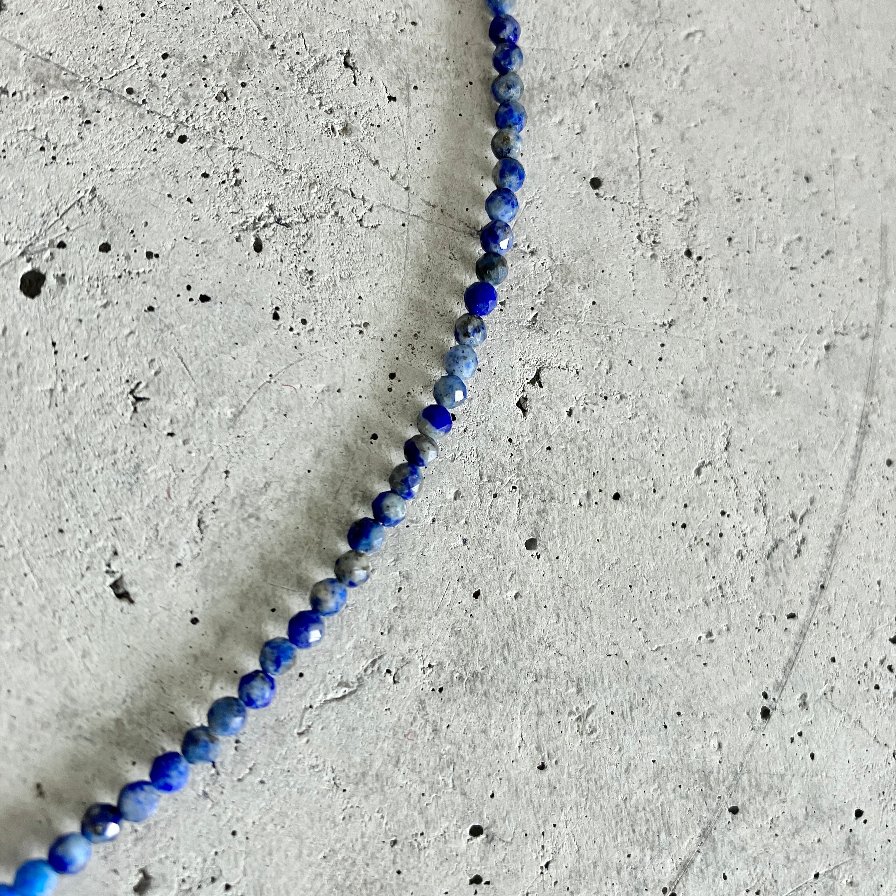 ラピスラズリのチョーカー