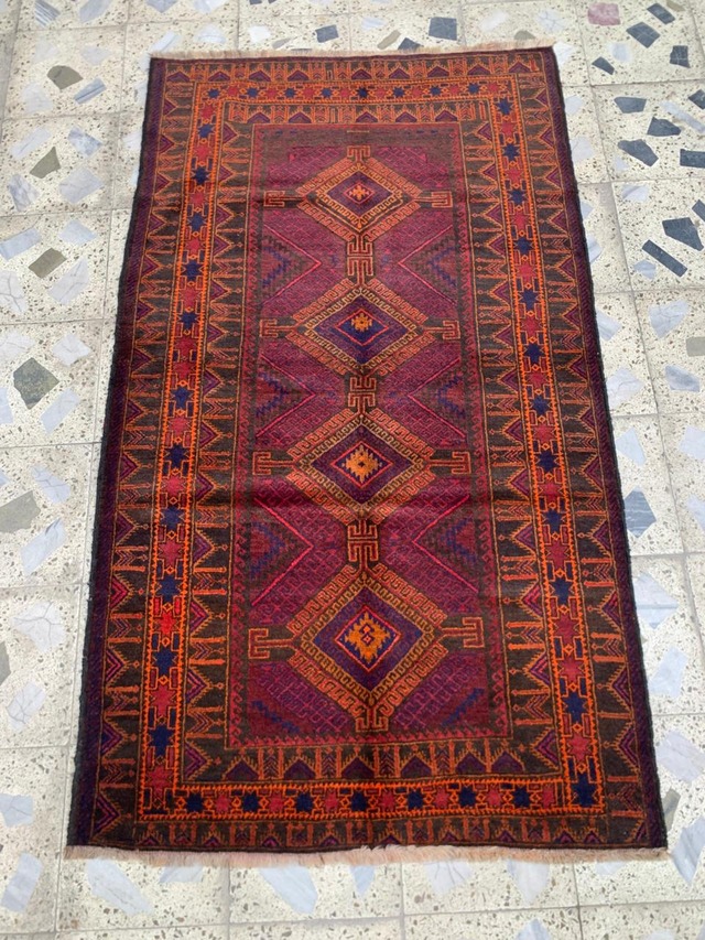 絨毯クエスト臨時便【No.109】Tribal rug トライバルラグ　※現在、こちらの商品はアフガニスタンに置いてあります。ご希望の方は先ずは在庫のご確認をお願いします。