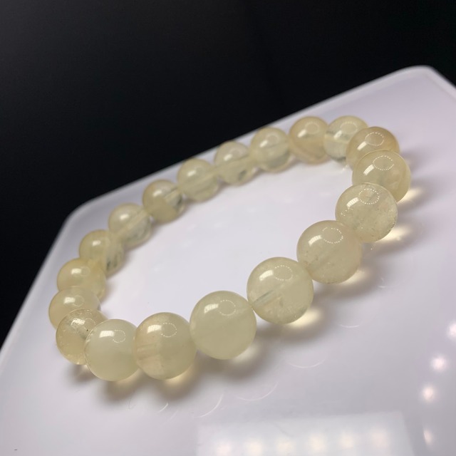 1.ミルキーイエローフローライトブレスレット