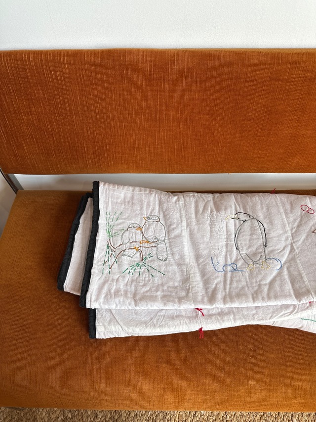 vintage 鳥の刺繍がcuteなキルト
