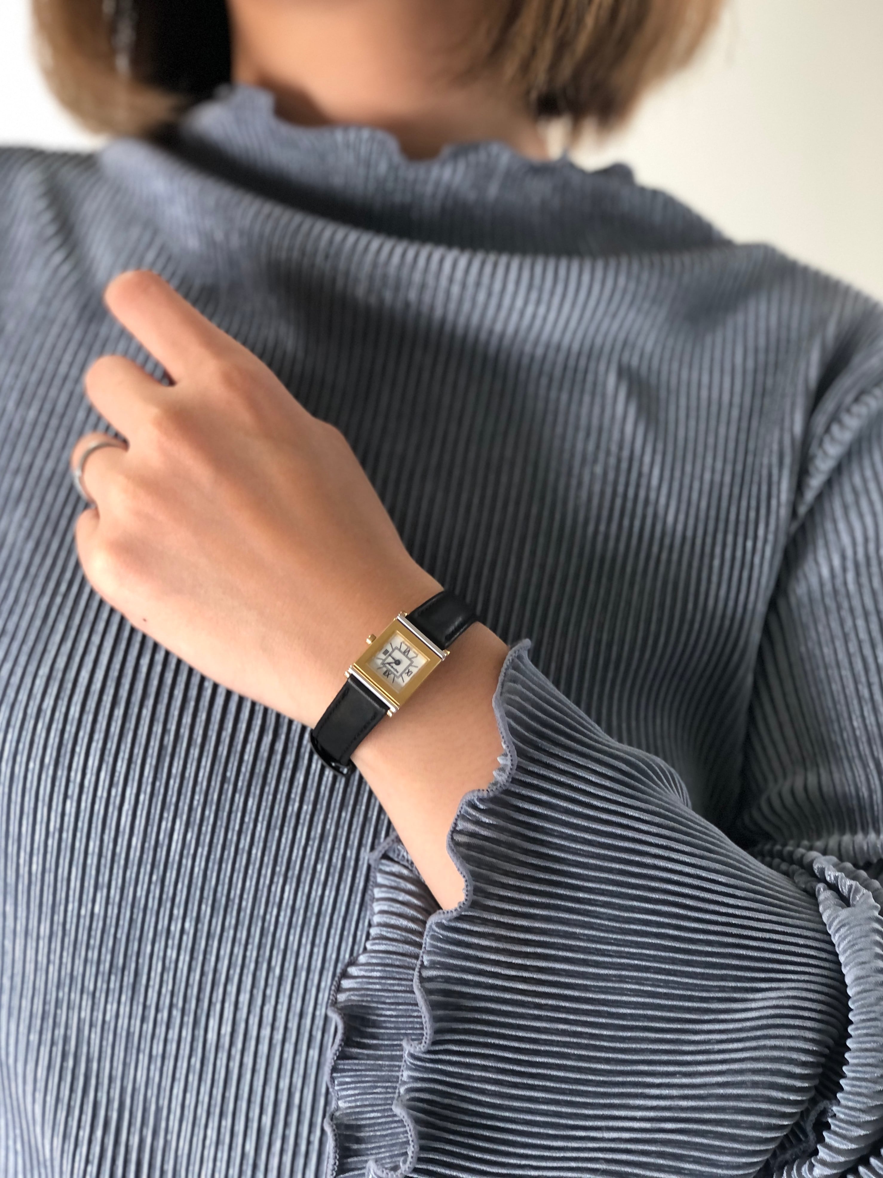 Yves Saint Laurent イヴ・サンローラン 腕時計 ゴールド スクエア Yves Saint Laurent イヴ・サンローラン 腕時計 ゴールド スクエア