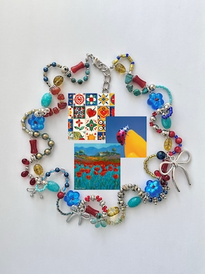 toy box frill necklace