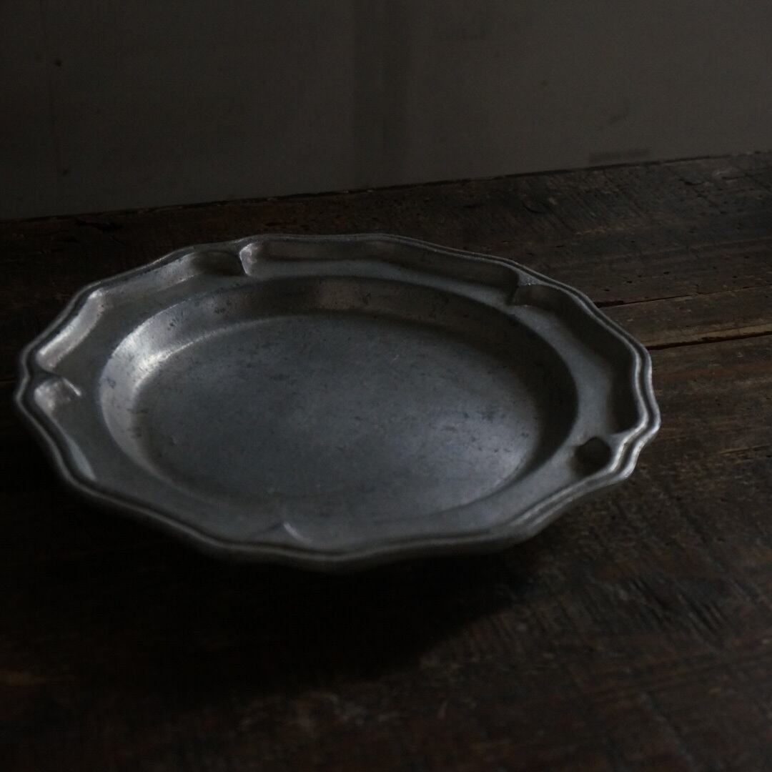 古いフランスの鉄製リム皿