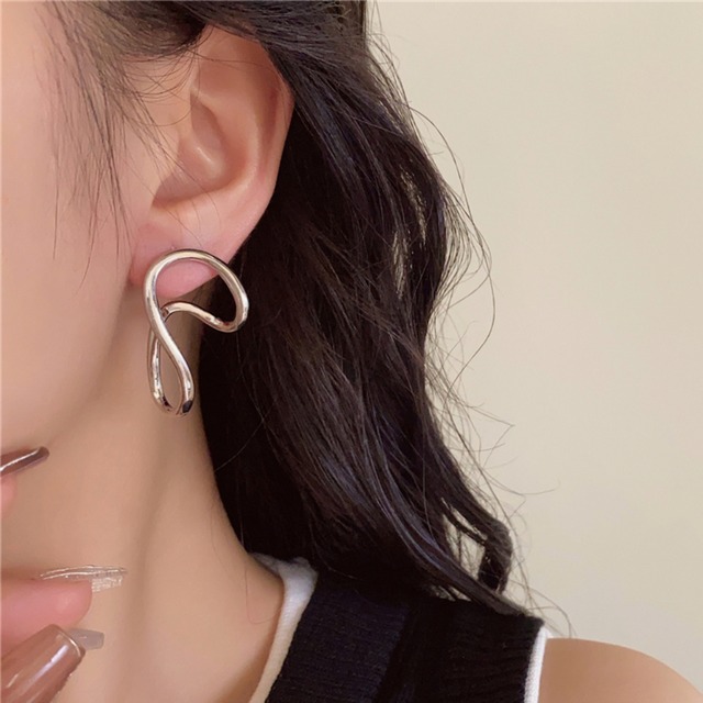 ツイストピアス / シルバー C0215