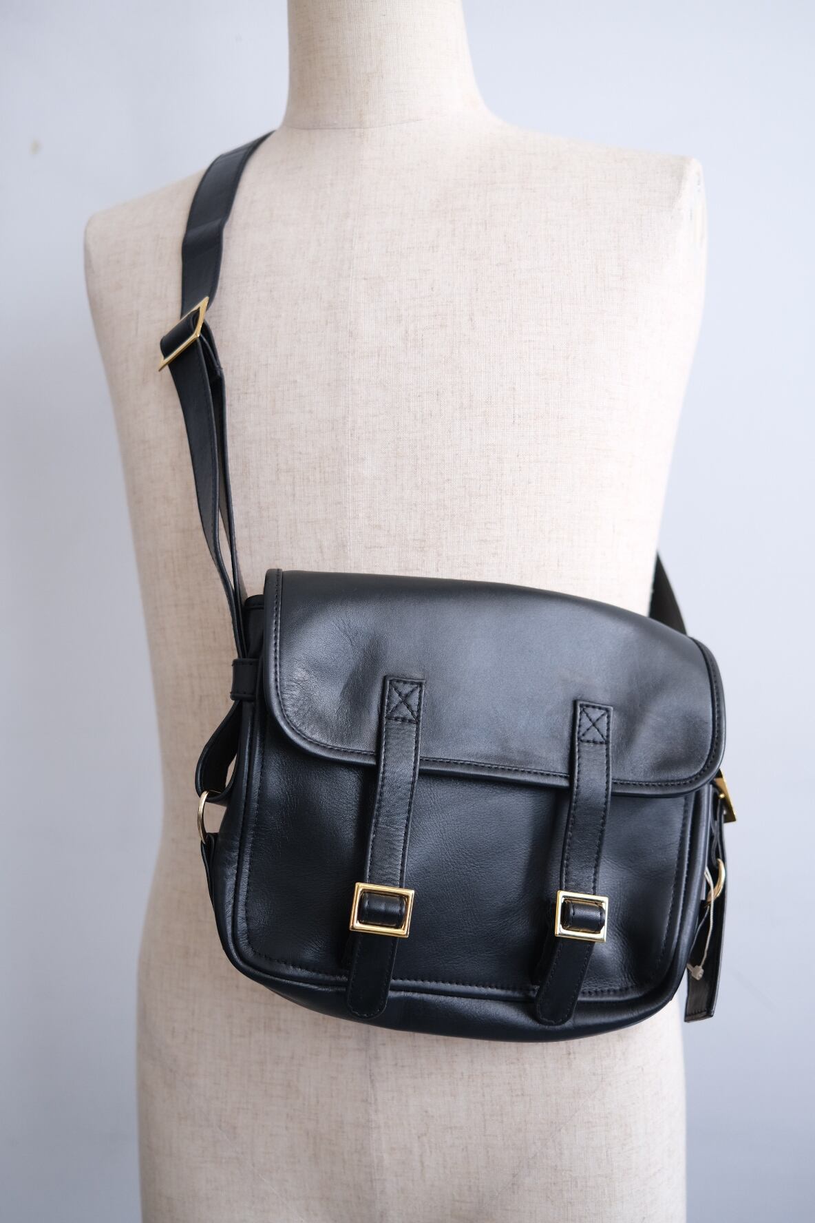 CCU” FLAP SHOULDER BAG S” | Lapel online store