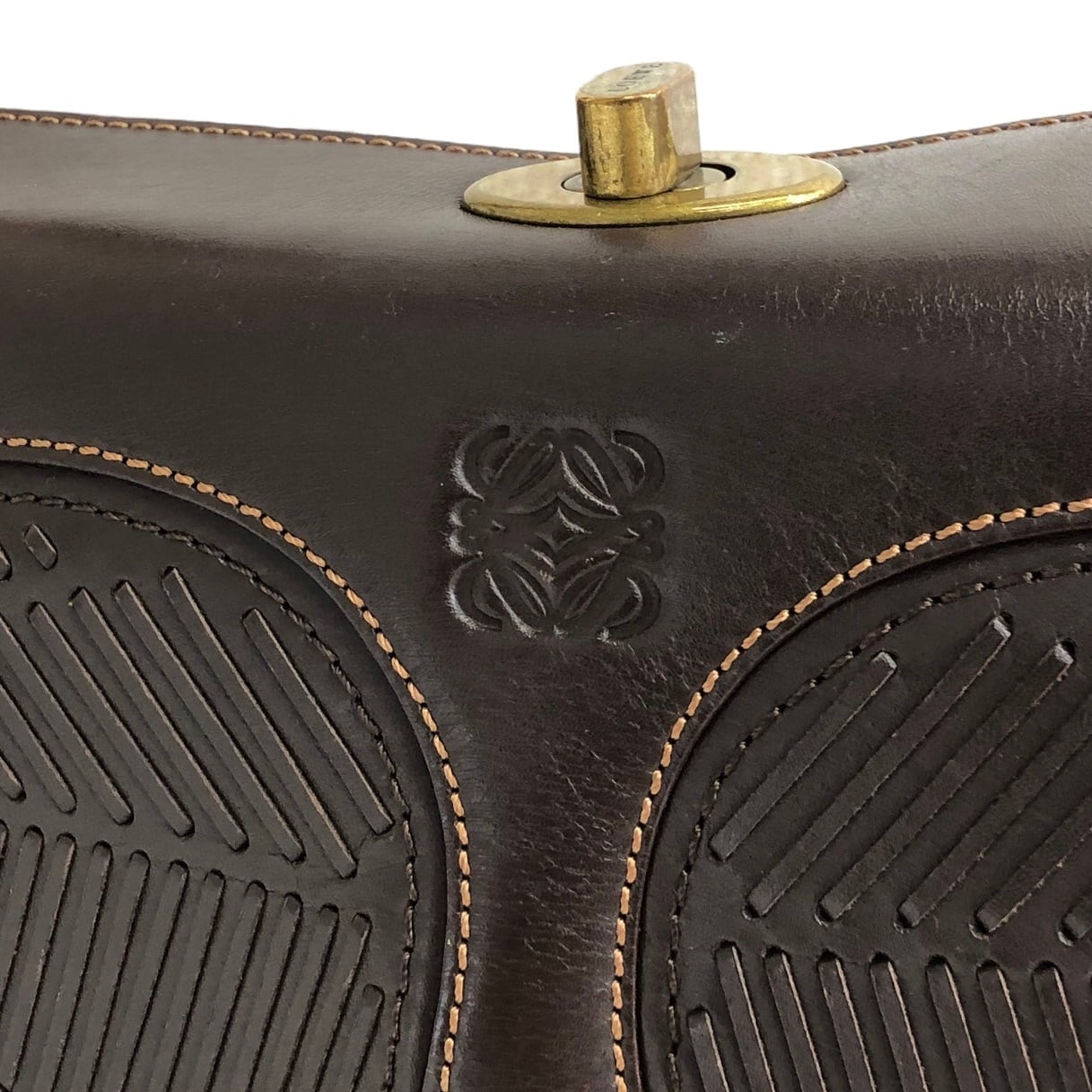 LOEWE ロエベ ショルダーバッグ ブラウン アナグラム レザー ターン LOEWE ロエベ ショルダーバッグ ブラウン アナグラム レザー ターン