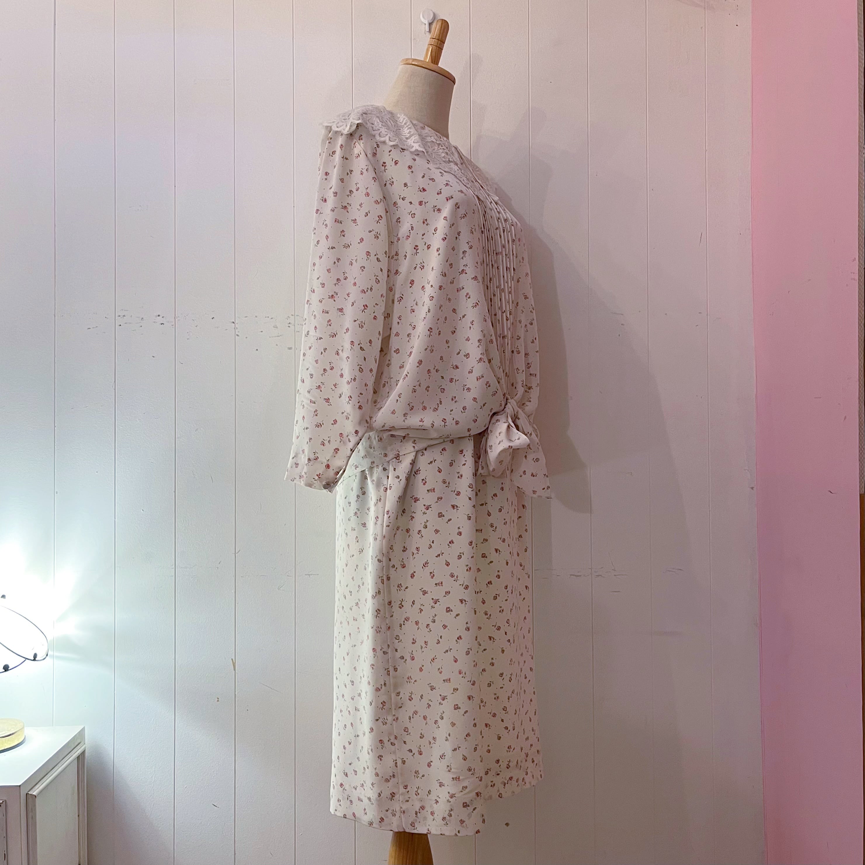 mini rose lace collar separate one-piece