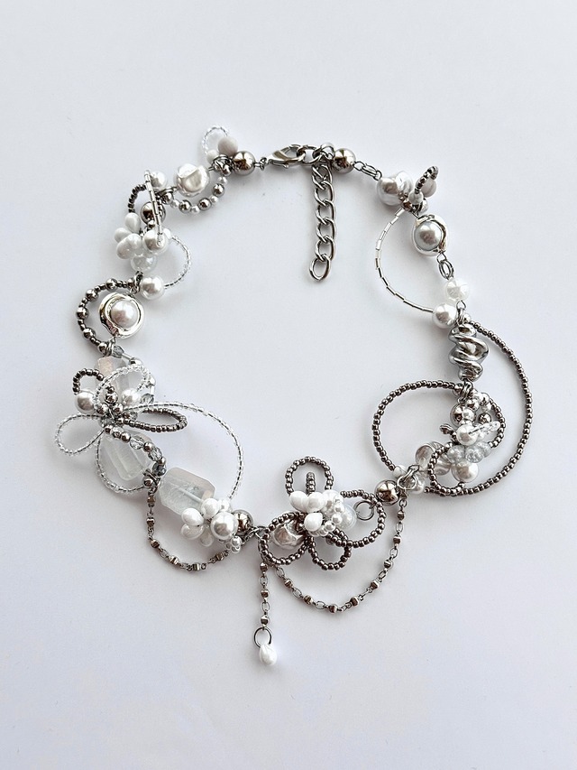 SILVER BLOOM necklace.