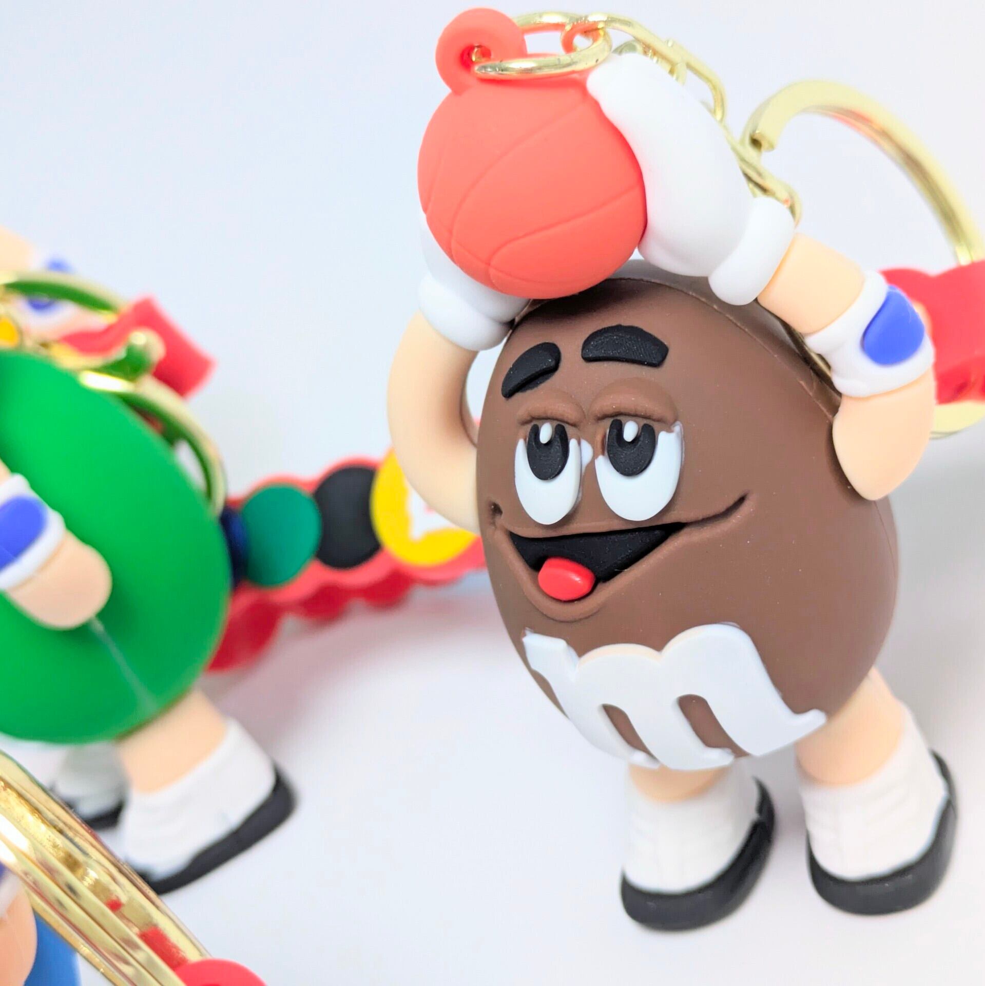 【 m&m's  ( エムアンドエムズ )  】3D Rubber KeyHolder / 3Dラバーキーホルダー バスケットボール / PURPLE〚アメリカン雑貨 アメトイ〛