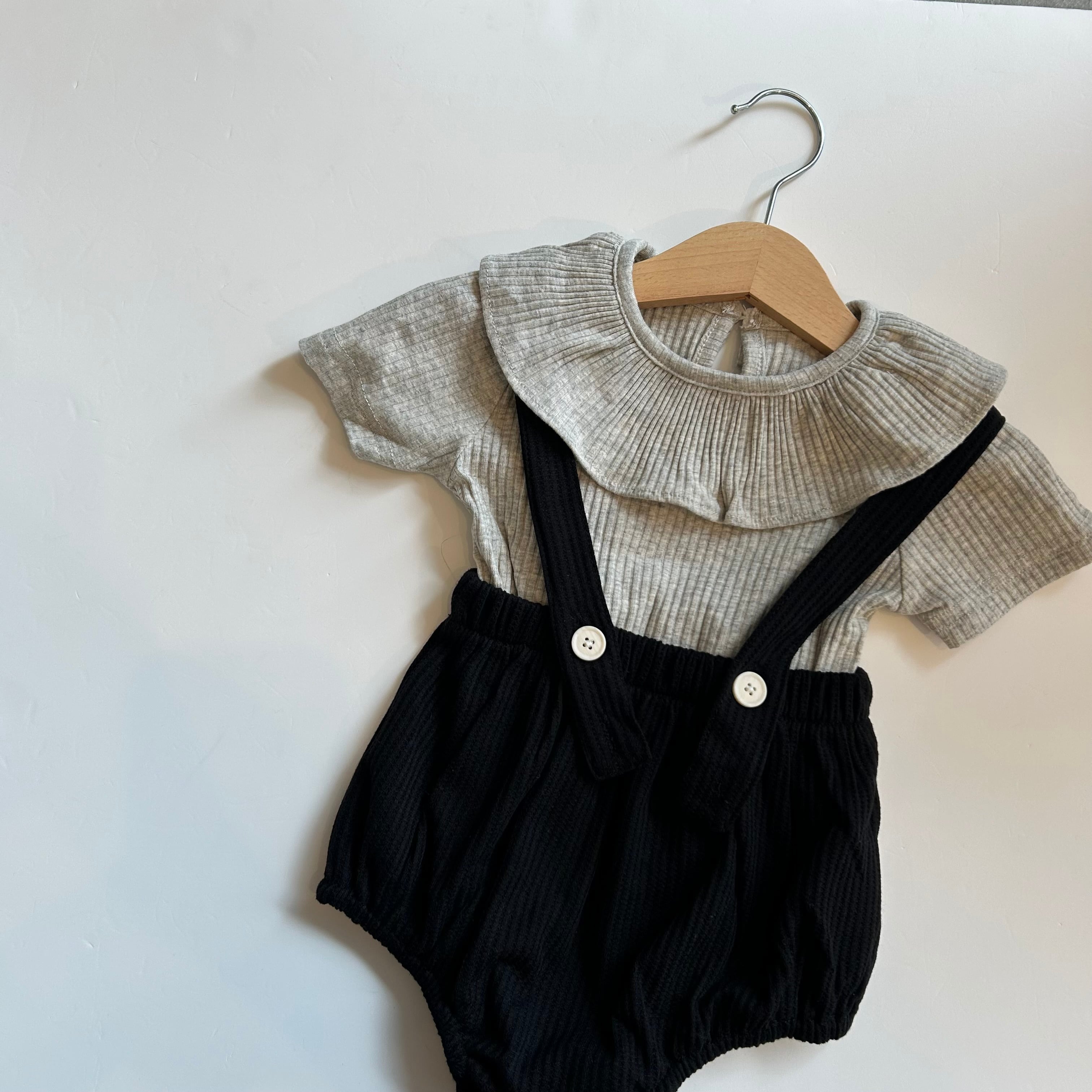 gray frill setup