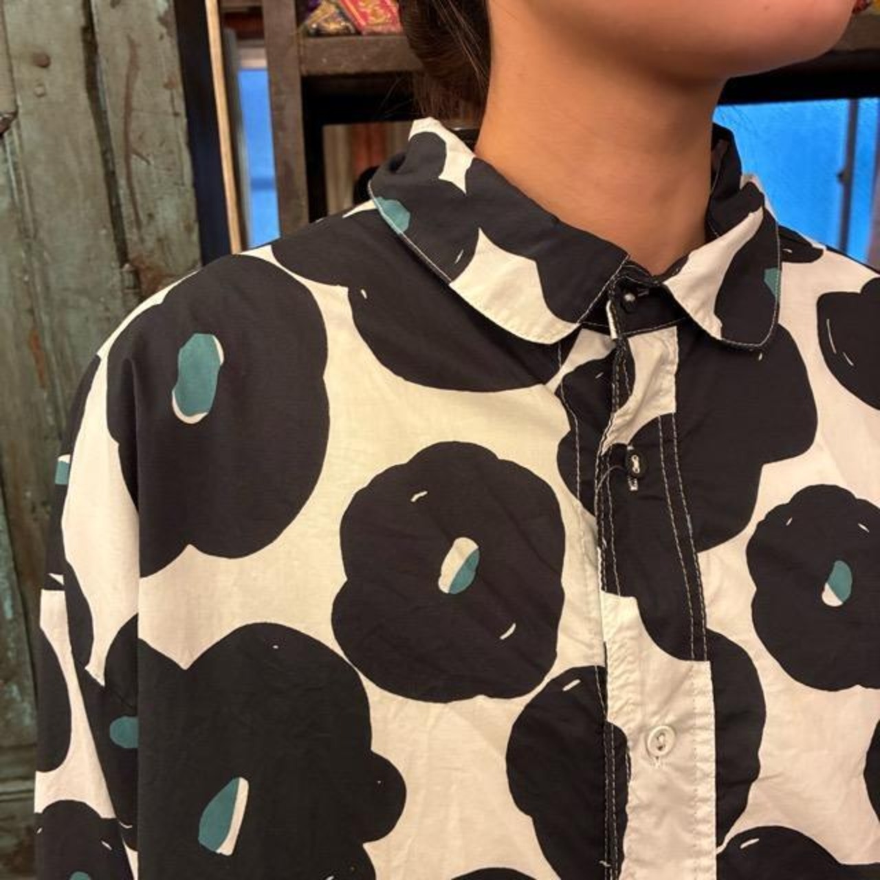 TOPANGA Lady's Nordic Flower Loose Fit Shirt　ノルディックフラワールーズフィットシャツ　ホワイト×ブラック　長袖　丸襟　ブラウス　花柄　