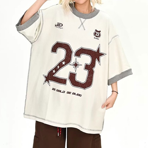 スターナンバリンググラフィックステッチアクセントTシャツ 1col   R02144
