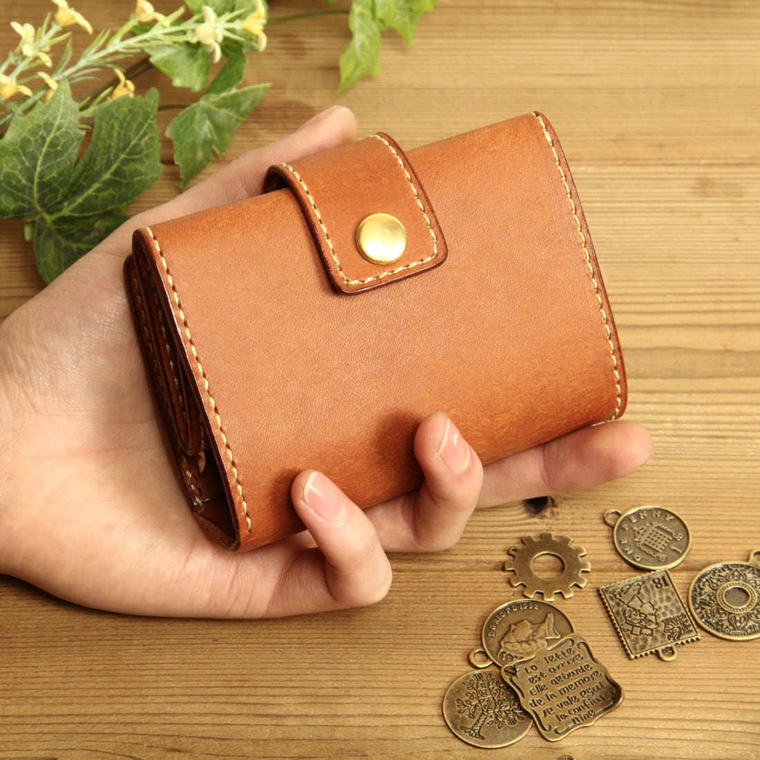 コンパクト財布 コインキャッチ付き / キャメル | HANARE